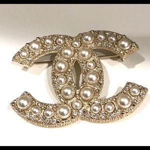 CHANEL BROOCH (SOLD ON TRADSEY)